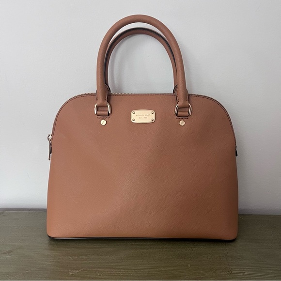 Timeless Michael Kors Tan Leather Purse Cindy Large Dome Acorn Purse Neutral Bag - Picture 1 of 13